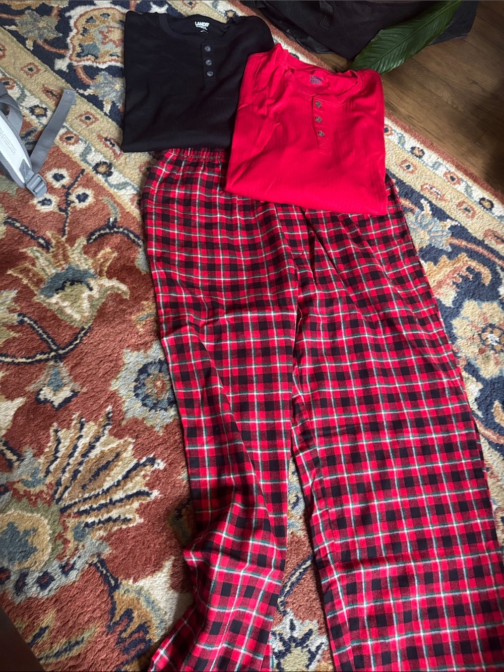 Lands end mens Cozy Red & Black Plaid Lounge Pants Set